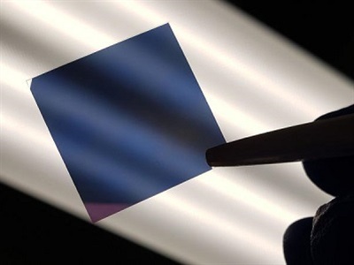 Light-shrinking Material Turns 'Regular' Microscope into Super-res Version