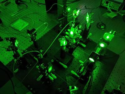Holographic Camera Sees Around Corners, Through Scattering Media