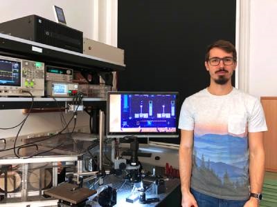 Engineers Develop Extremely Compact Terahertz Radiation Source