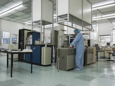 Ask the Scientist: The Benefits of Leased Cleanroom Space