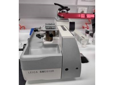 Sliding Microtome for Hard and Large Specimens
