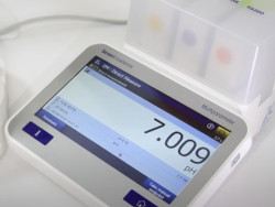 pH Measurement of Pure Water
