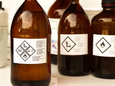 Reducing Toxic Chemical Vapors in the Lab and the Basics of Proper Chemical Waste Storage