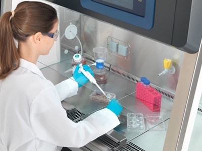 The Right ‘Position’ on Biosafety Cabinet and Incubator Ergonomics