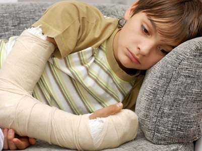 Study Links PFAS Exposure to Weak Teen Bones