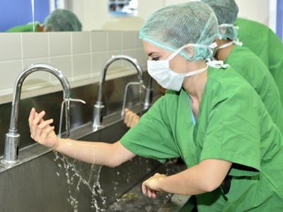  Patient Disinfectants Can Breed Resistant Bacteria by Air, Touch