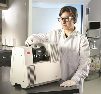 MB3600 FT-NIR Laboratory Analyzer